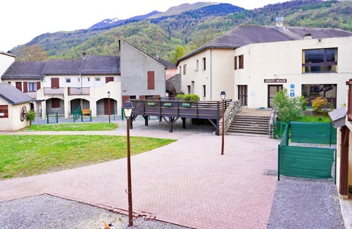Bielle Appartement | Cocon biellois: vue montagnes, parking & piscine