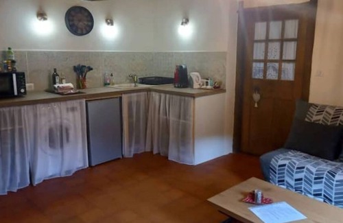 Labastide-sur-Besorgues Maison | Cocon pour 2 avec ou sans jacuzzi, sauna, billard, soins bien-être en Ardèche.