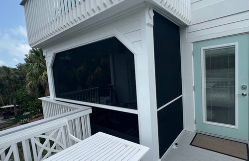 Jose's Hideaway Maison | Coconut Castaway-Ocean Views, Golf Cart, Club Pool, Walk to Beach
