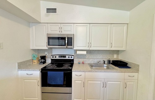 Southwest Coconut Grove Maison | Coconut Grove, 1 block to CocoWalk, 10min to Brickell
