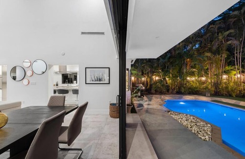 Northeast Coconut Grove Maison | Coconut Grove Villa with heated Pool sleeps 12