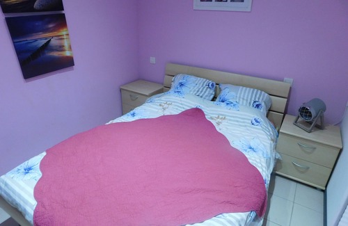 Yvoir Appartement | COCOON AND APYPICAL GITE "LE PETIT NID" WITH SWIMMING POOL AND SAUNA.
