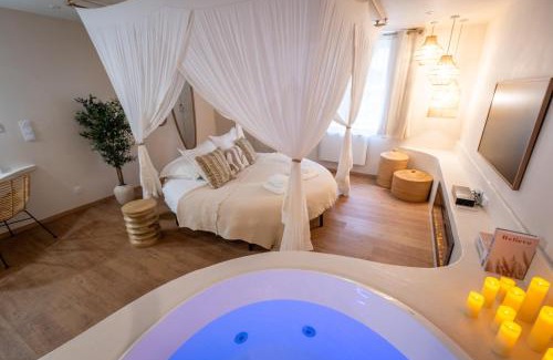 Pontarlier Appartement | Cocoon - Romantic suite with spa - Downtown
