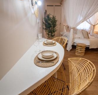 Pontarlier Appartement | Cocoon - Romantic suite with spa - Downtown
