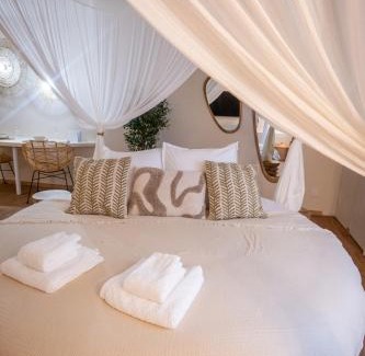 Pontarlier Appartement | Cocoon - Romantic suite with spa - Downtown