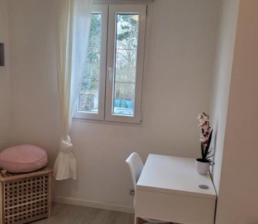 Survilliers Appartement | COCOONING HOUSE 211 SUITE AZUR appartement AEROPORT PARIS ROISSY CDG, PARC ASTERIX, CHATEAU DE CHANTILLY, STADE DE FRANCE