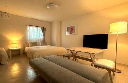 Fukuyama Appartement | COCOSTAY 福山駅前レスタウロアバンティ JR福山駅から徒歩7分の移動に超便利な好立地 Great location 7min walk from JR sta