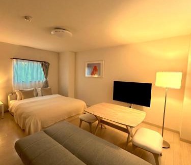 Fukuyama Appartement | COCOSTAY 福山駅前レスタウロアバンティ JR福山駅から徒歩7分の移動に超便利な好立地 Great location 7min walk from JR sta