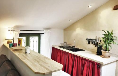 Goudargues Appartement | COEUR de GOUDARGUES! Gîte 2 ou 3 pers , Extérieur, Clim