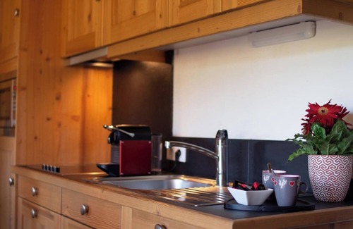 Taninges Cottage | Appartement dans gîte avec piscine intérieur chauffée et espace détente
