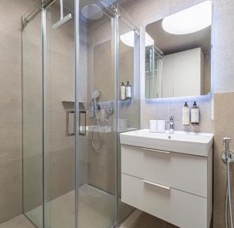 Kaunas Appartement | cohost I New Apt w-Balcony I Air Condition I Free Parking & Netflix I By Botanical Park