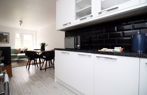 Cribbs Causeway Maison | Cohost Partners | Spacious 4BR Home | Free Parking