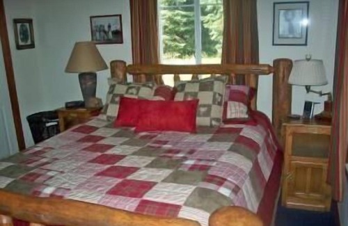 Crescent Cabine | Cold Creek Cabin