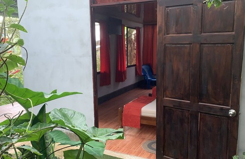 Pavones Cabine | Colibrí Tayutic Cabins