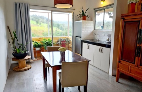 San Isidro Cabine | Colibri Studio Near SJO Airport & Poas Volcano