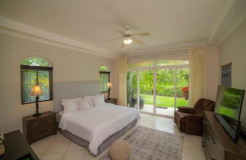 Herradura Appartement | Colina 8F 2 bdr Garden View in Los Suenos