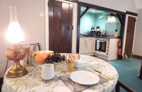 Hinton Cottage | Collection of cottages set in acres of beautiful gardens for multi family stays.