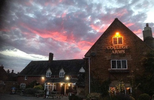 Quedgeley Hôtel | College Arms