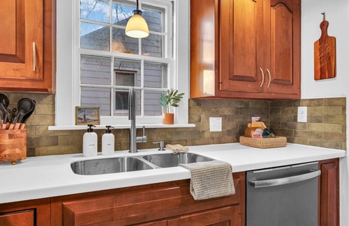 Champaign Maison | College Town Cottage