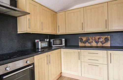 Dunscore Cottage | COLLIESTON COTTAGE, pet friendly, with hot tub in Dumfries