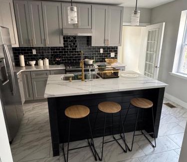 Collingdale Maison | Collingdale Home - Near Philly!