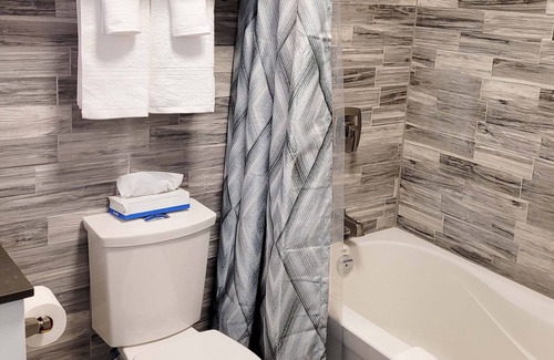 Grand Bend Hôtel | Colonial Hotel & Suites
