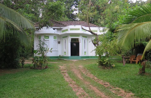 Talalla Maison | Maison coloniale se cacher dans la nature près de la plage Talalla. [Juste 200 m]