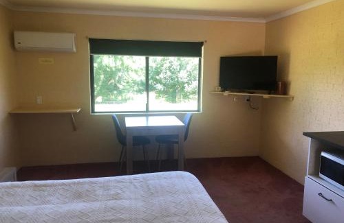 Allans Flat Hôtel | Colonial Inn Guest Rooms