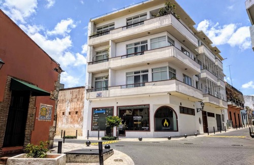 San Anton Appartement | Colonial Zone 1BR Apt @Plaza España, bright &clean
