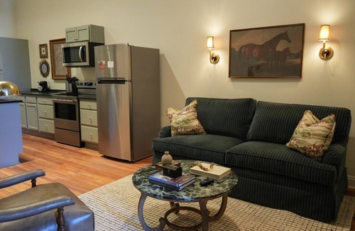 Demopolis Appartement | Colony -The Flats Demopolis