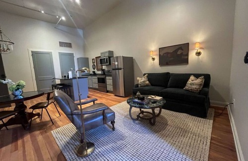 Demopolis Appartement | Colony -The Flats Demopolis