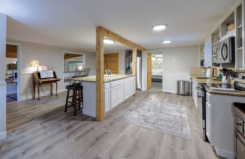 Cedar Creek Maison | Colorado River Banks Estate