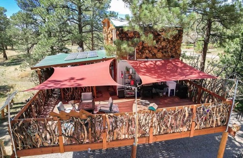 Elizabeth Cabine | Colorado Treehouse Magic at Houses High Treesort