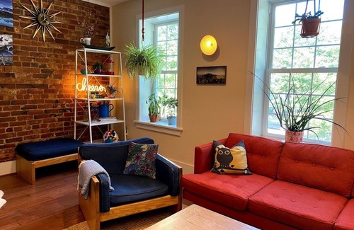 Bloomingdale Maison | Colorful, Artsy and Spacious 3BR/3BA 2 Level Condo