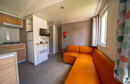 Municipality of Amstelveen Chalet De Ski | Colorful chalet near Amsterdam