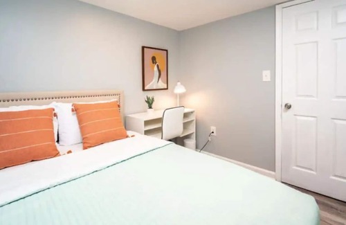 Northeast Appartement | ★Colorful & Charming DC Oasis ~ Patio ~ Workspace★