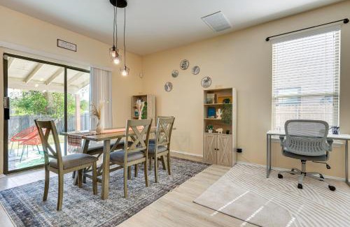 Kyle Maison | Colorful Kyle Home with Pool Access Pets Welcome!