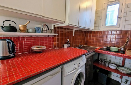 Belleville Appartement | Colorful Parisien apartment in heart of trendy Belleville