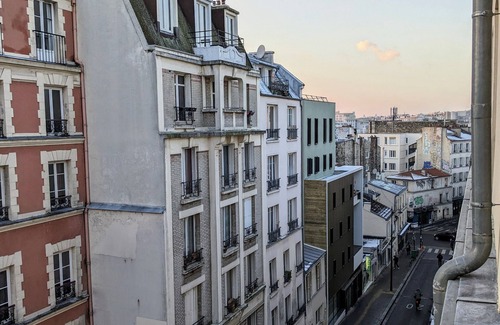 Belleville Appartement | Colorful Parisien apartment in heart of trendy Belleville