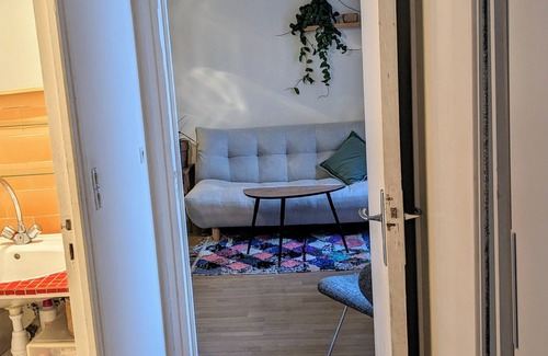 Belleville Appartement | Colorful Parisien apartment in heart of trendy Belleville
