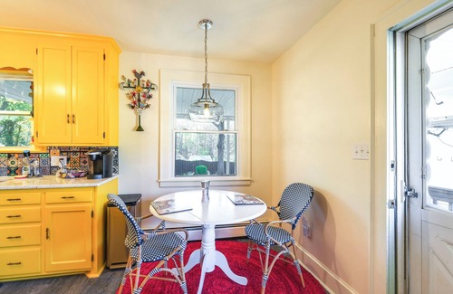 Roanoke Maison | Colorful Roanoke Vacation Rental w/ Hot Tub!