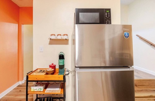 Merion Village Maison | Charming Townhouse Near Downtown - Designed for Mid-Term Renting