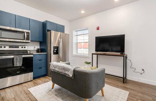 Downtown Columbus Appartement | Columbus Gem with Pool Table! Pets Welcome!