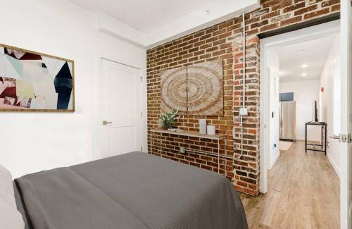 Downtown Columbus Appartement | Columbus Gem with Pool Table! Pets Welcome!