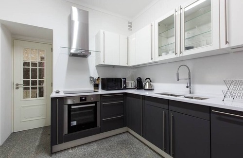 Santa Catarina Appartement | Combro - Spacious T2 in the heart of Lisbon!