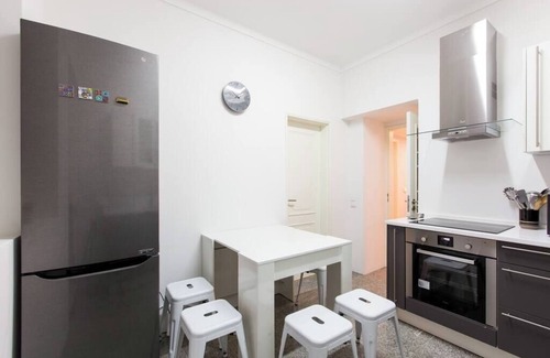 Santa Catarina Appartement | Combro - Spacious T2 in the heart of Lisbon!