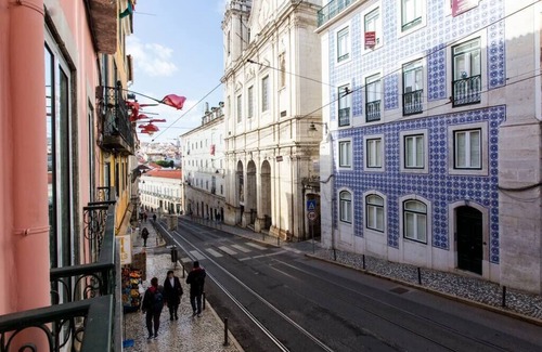 Santa Catarina Appartement | Combro - Spacious T2 in the heart of Lisbon!