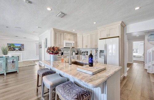 Deerfield Beach Maison | Summer dates open at The Blue Wave Beach Home!