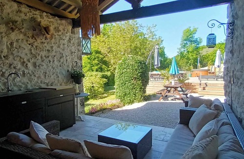 Lauzerte Lit Et Petit-Déjeuner | Come and recharge your batteries in Lauzerte, one of France's most beautiful villages.
