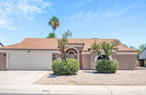 Chandler Maison | Come relax in the Pool at the Palm House-Prime Location!